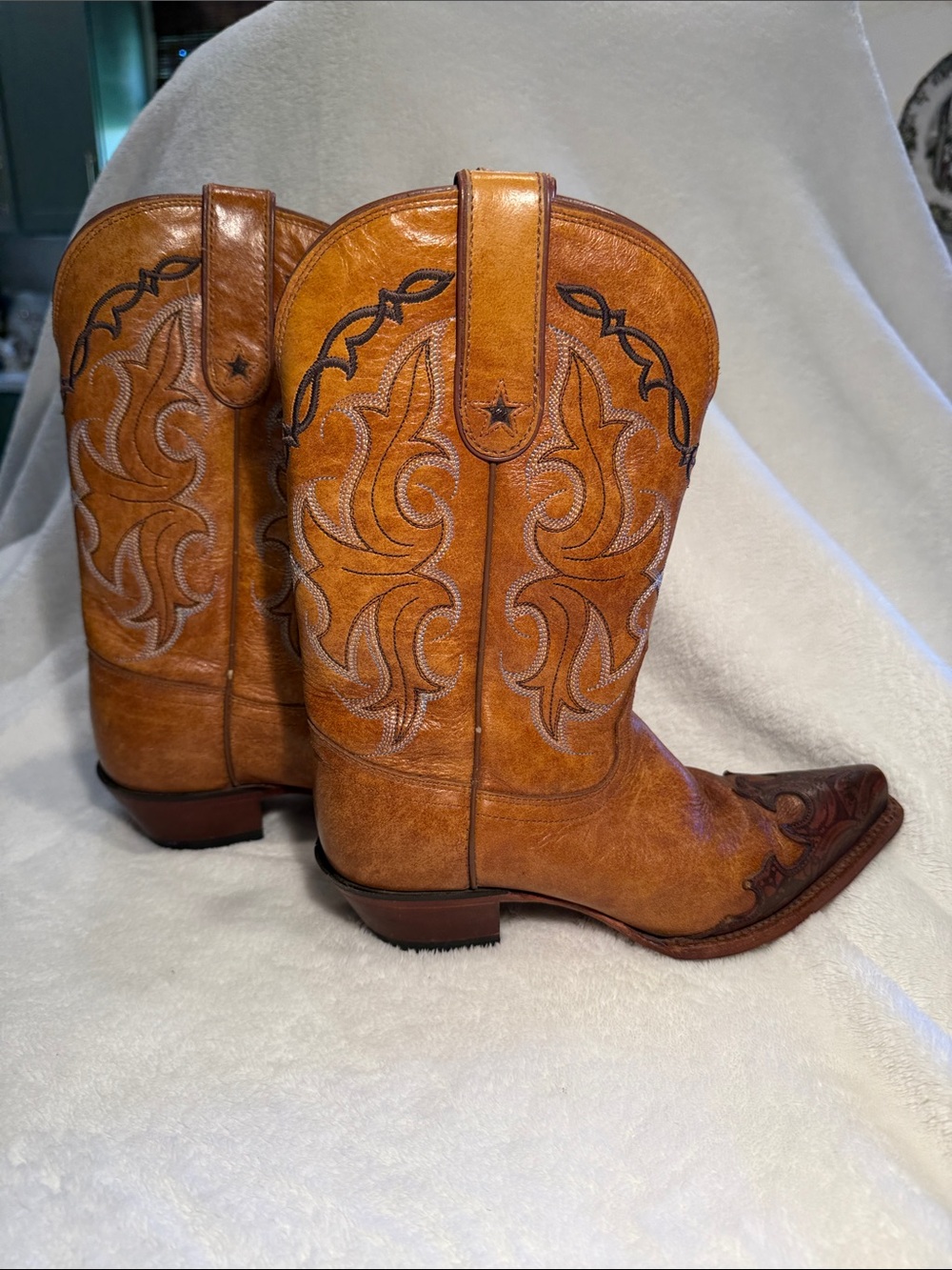 Stunning Tony Lama Vaquero Tan and Brown Leather Western Sniptoe Cowgirl Boots